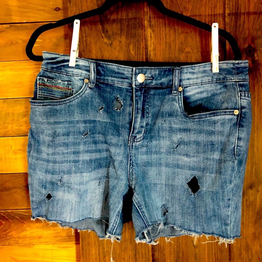 Christopher and Banks distressed shorts
